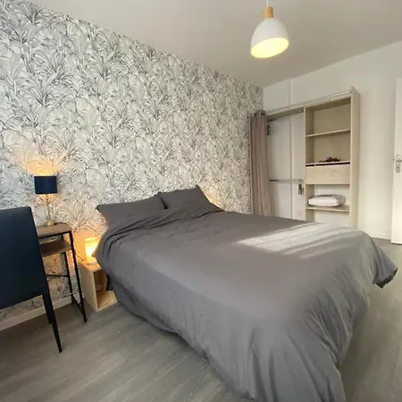 Sleep In Apartment *